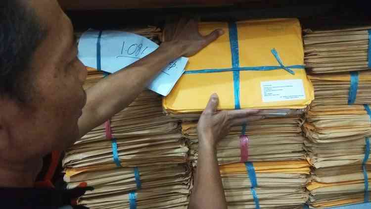 1.081 Amplop Diduga Tabloid Indonesia Barokah ‘Tertahan’ di Kantor Pos Malang
