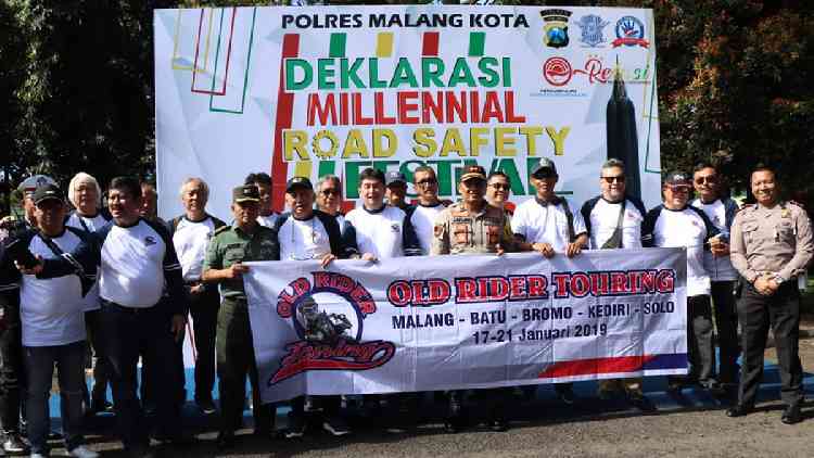 Deklarasikan Millennial Road Safety Festival, Kapolres Makota Rasakan Nge-drift