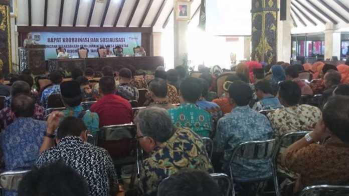 Pelaksanaan Sosialisasi Pilkades di Pendopo Agung Jalan Agus Salim Kota Malang. (Toski D)