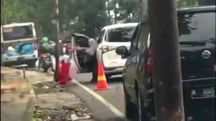 Beredar Video Ibu Marahi Anak di Jalan Bandung, Sutijai: Itu Coreng Nama Kota Malang