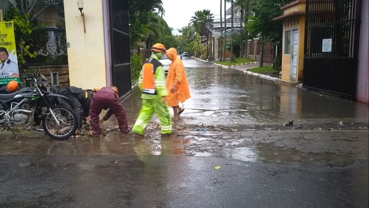 Hujan Deras, Genangan Air Kepung 17 Titik di Kota Malang