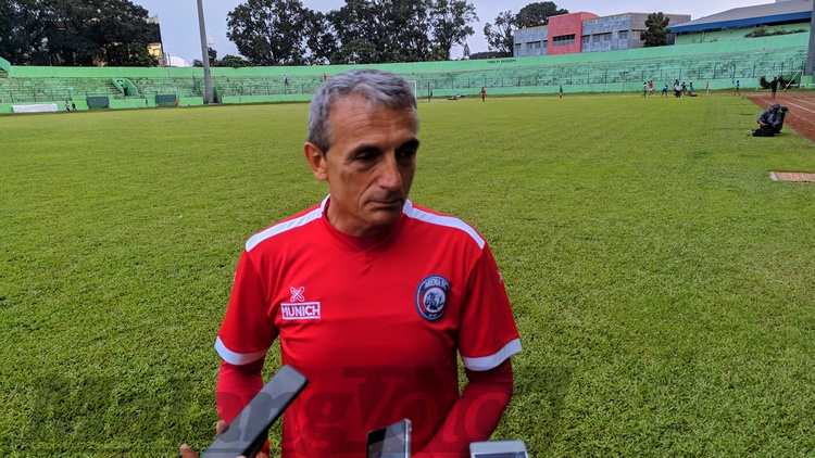 Skuat Arema FC Diminta Sabar Hadapi Semen Padang