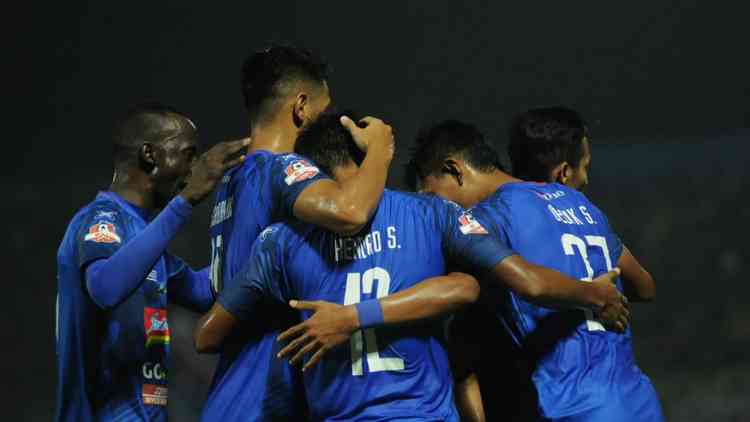 Arema FC Raih Kemenangan Perdana di Kandang