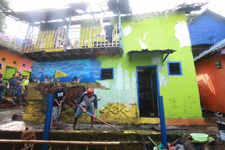 Satu Rumah Warna-Warni di Kampung Tridi Terbakar, Nihil Korban Jiwa