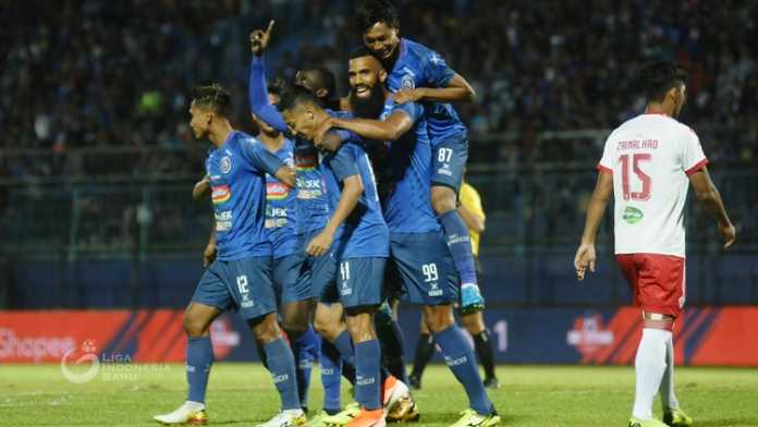 Arema FC merayakan gol ke gawang Badak Lampung. (dok. Liga 1)