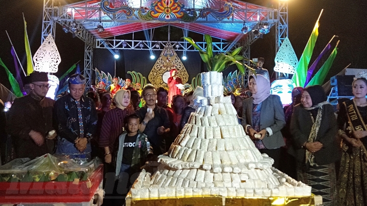 Festival Beji Kampung Tempe, Dewanti Diajak Membuat Tempe