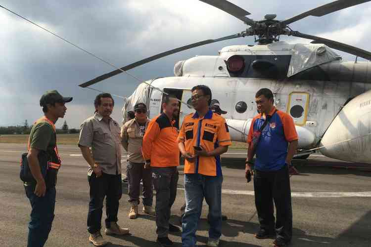 Helikopter yang disewa Badan Nasional Penanggulangan Bencana (BNPB) tiba di Landasan Undara Abdulracman Saleh, Malang, Jumat (2/8). (Dok. BPBD Kota Batu for MVoice)