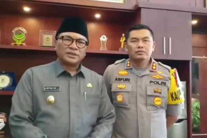 Wakil Wali Kota Malang Sofyan Edi Jarwoko didampingi Kapolres Malang AKBP Asfuri. (Istimewa)
