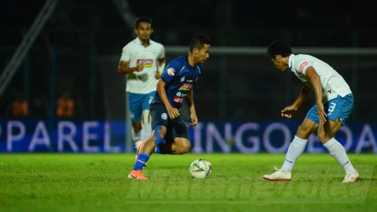 Arema FC saat menjamu PSIS Semarang. (deny rahmawan)