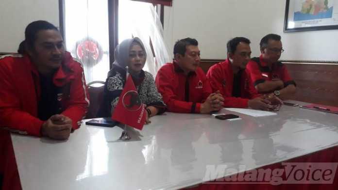 DPC PDIP Kabupaten Malang saat menggelar Konferensi pers Hasil Penjaringan. (Toski D).