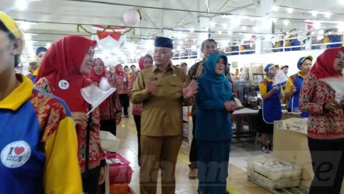Plt Bupati Malang HM Sanusi saat berada di MPS KUD Sember Makmur, Ngantang.(Toski D).