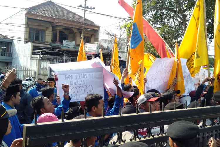 Suasana aksi Demo PMII Kabupaten Malang. (Toski D)