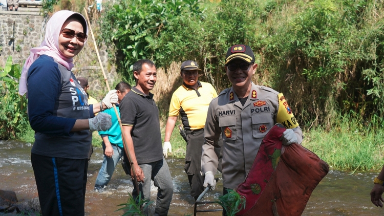 Wali Kota Dewanti Rumpoko saat mengikuti kegiatan Sabers Pungli (Humas for MVoice)