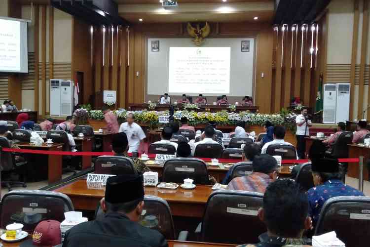 Suasana pelaksanaan Pemilihan Cawabup di ruang Paripurna DPRD Kabupaten Malang. (Toski D).