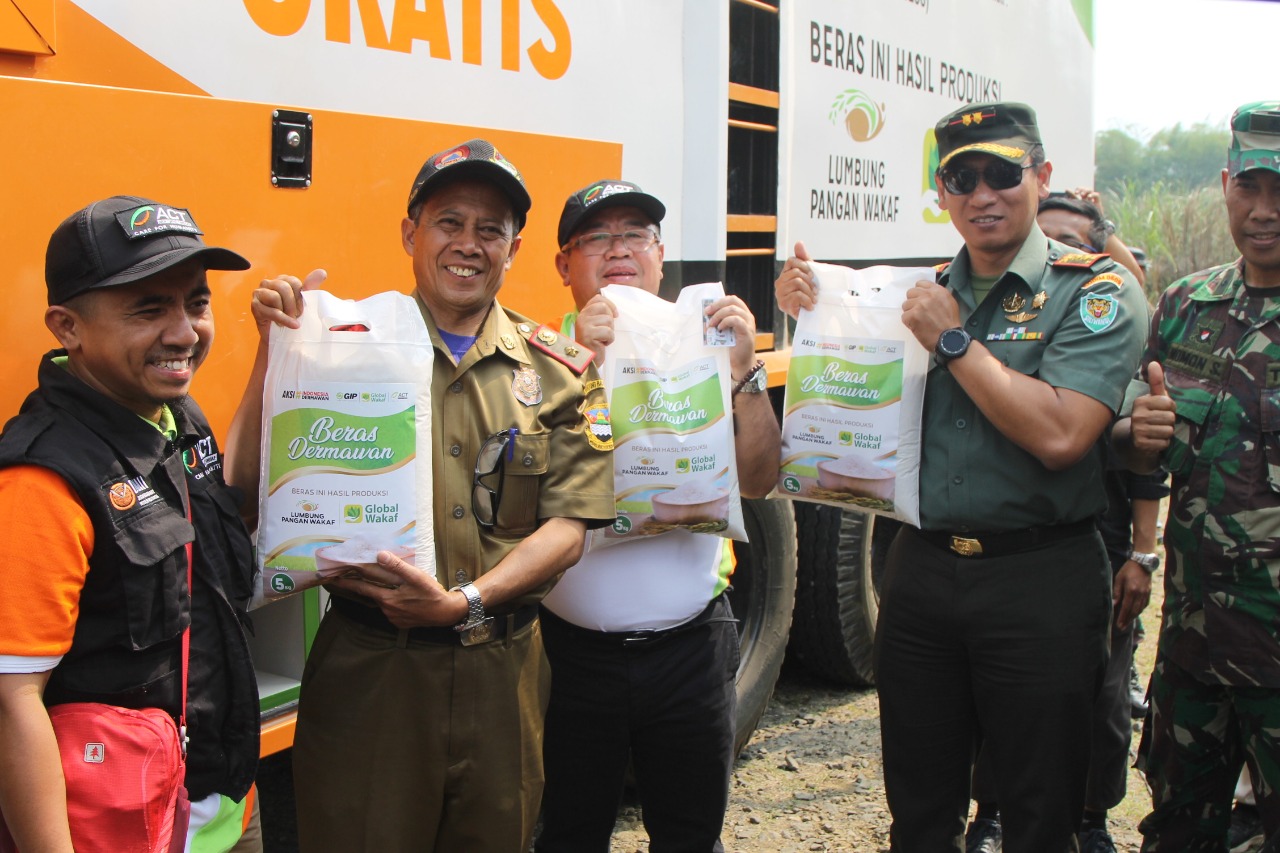 Peluncuran “Jelajah Humanity Rice Truck”, ACT Distribusikan 10 Ton Beras untuk Ribuan Warga Prasejahtera