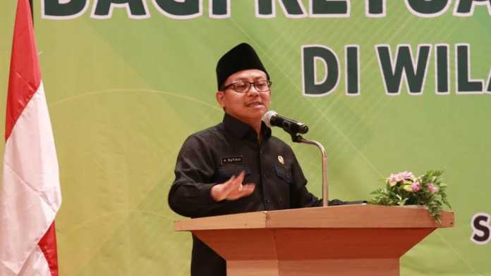 Wali Kota Malang Sutiaji menghadiri Sosialisasi tentang Saber Pungli bagi Ketua RW di Wilayah Kota Malang di Hotel Atria, Senin (25/11). (Humas Pemkot Malang)