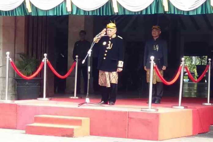 Bupati Malang HM Sanusi saat memimpin upacara peringatan Hari Jadi ke-1259 Kabupaten Malang. (Toski D).