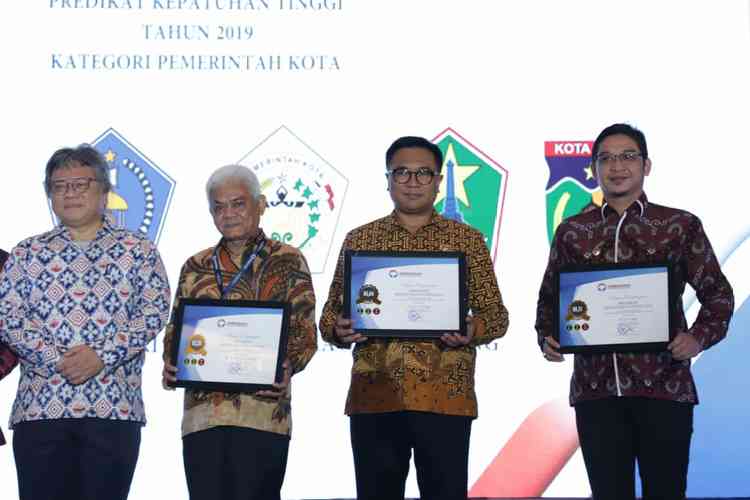 Kota Malang Meraih Ombudsman Award, Mahfud MD: Semangat Pemerintahan Bersih dan Bebas KKN