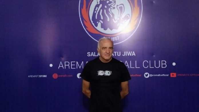 Pelatih Arema FC, Mario Gomez. (deny rahmawan)