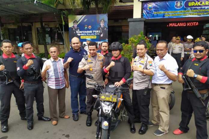 Tim Singo Arema Police bentukan Polresta Malang Kota. (deny rahmawan)