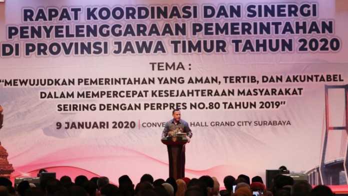 Ketua Pimpinan Komisi Pemberantasan Korupsi (KPK) Firli Bahuri menghadiri rakor Pemprov Jatim bersama kepala daerah dan Forpimda se-Jatim di Surabaya, Kamis (9/1). (Humas Pemkot Malang)