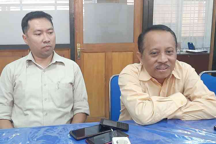 Kepala Lembaga Penelitian dan Pengabdian Masyarakat (LPPM) ITN Malang, Awan Uji Krismanto (kiri) dan Rektor ITN Malang, Kustamar (kanan). (Lisdya)