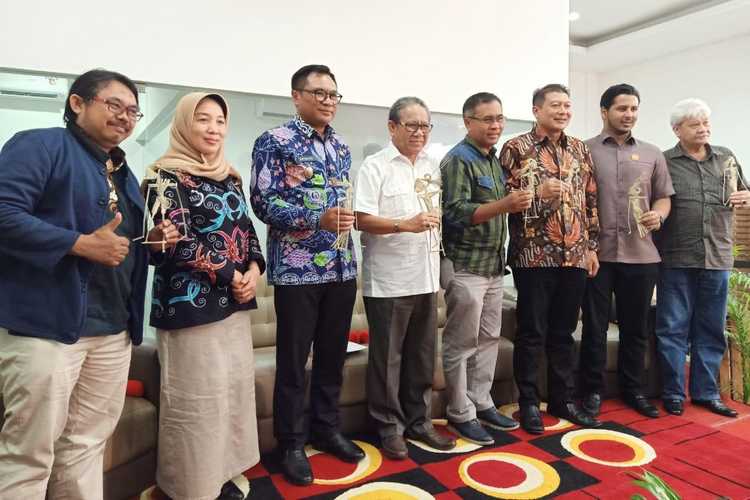 Narasumber yang menghadiri Dialog Publik Malang Menginspirasi di RRI Malang. (Istimewa)