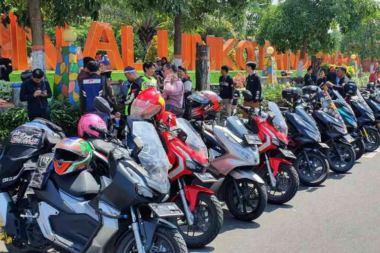 Pecinta Honda PCX dan ADV 150 Antusias Ikuti City Ride Serentak di Empat Kota
