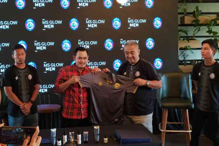 MS Glow for Men Support Arema FC Bus “Pribadi” Selama Liga 1 2020