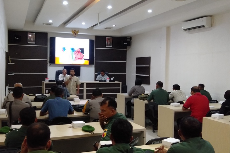 Suasana pelaksanaan pelatihan jurnalistik bagi anggota Polresta Malang Kota dan Kodim 0833/Kota Malang. (Toski D).