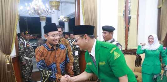 Wali Kota Malang Sutiaji menghadiri pelantikan DPW GP Ansor Jatim di Grahadi Surabaya, Minggu malam (1/3). (Humas Pemkot Malang)