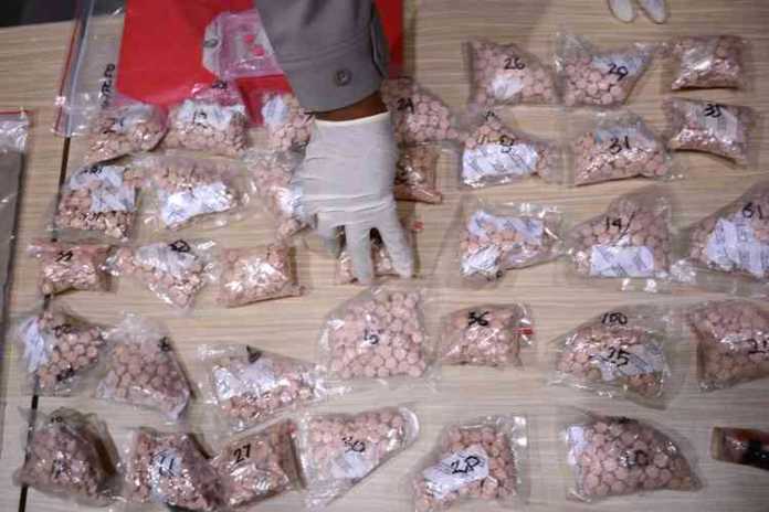 Ribuan pil inex yang diamankan polisi sebagai barang bukti. (Istimewa/pur)
