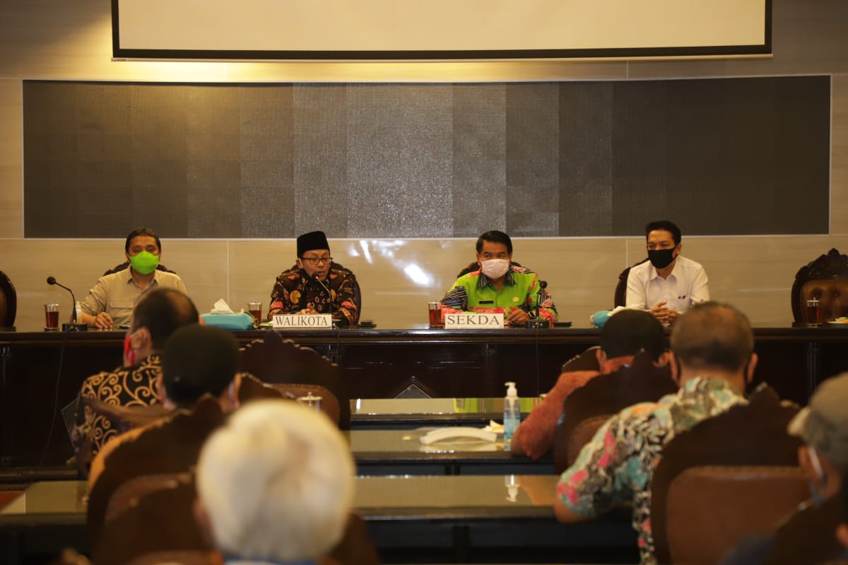 Suasana rapat koordinasi bersama pelaku dunia usaha di Balai Kota Malang, Jumat (29/5). (Humas Pemkot Malang)