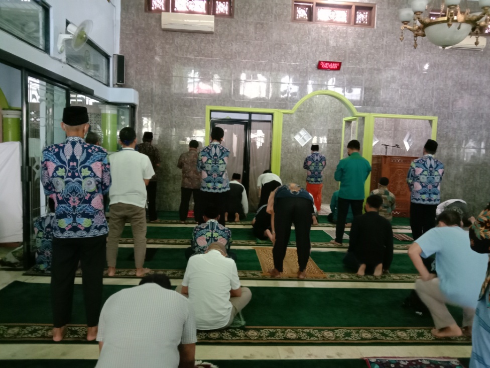 Suasana salat Jumat di Masjid Baiturrohim Balai Kota Malang