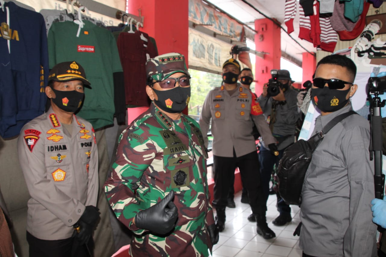 Panglima TNI dan Kapolri Cek Penerapan Pasar Tangguh Singosari