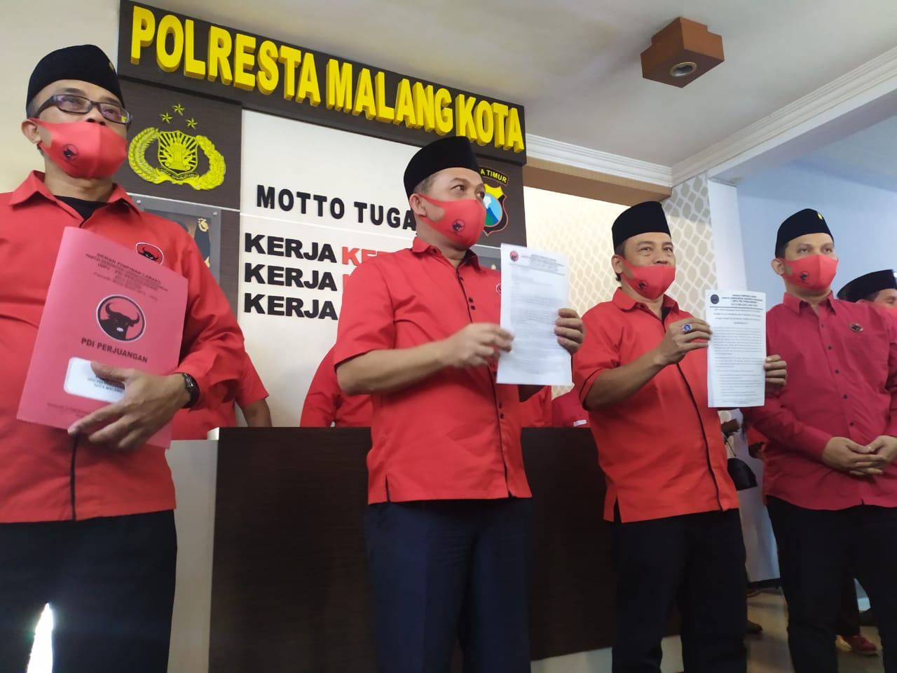 DPC PDI Perjuangan Kota Malang Minta Polisi Usut Tuntas Pembakaran Bendera Partai