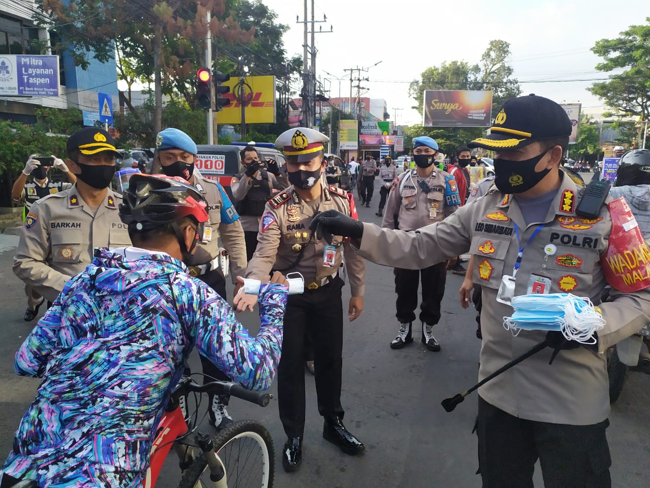 Polresta Makota Sehari Bagikan Seribu Masker