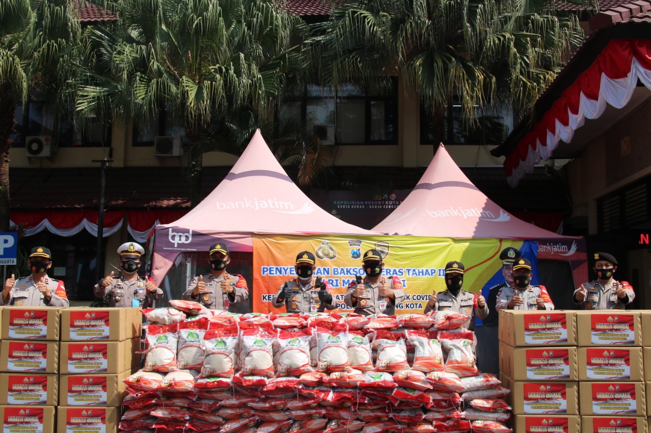 Polresta Malang Kota Salurkan Bantuan Langsung 200 Paket Sembako