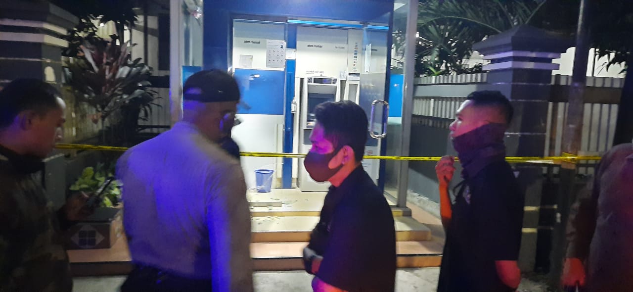 ATM Mandiri Diberondong Tiga Tembakan, Polisi Lakukan Penyelidikan