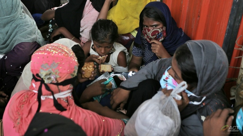 Pengungsi Rohingya Terdampar di Pesisir Ujong Blang, ACT Turun Beri Bantuan