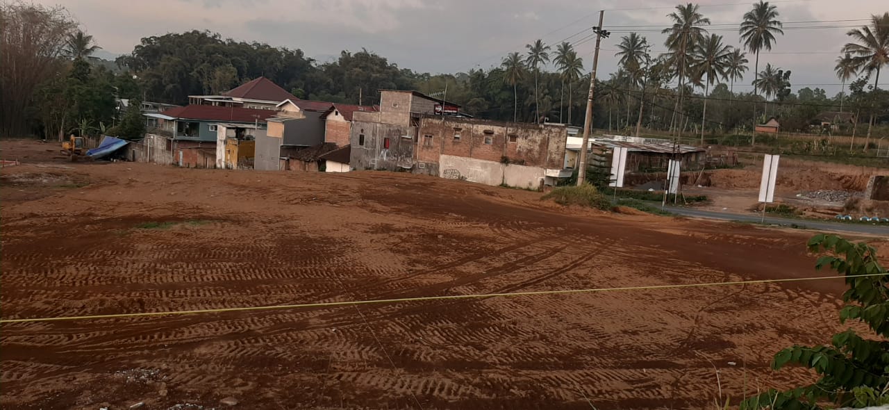 Pengerukan Tanah Galian C di Desa Wonomulyo Diduga Tanpa Izin