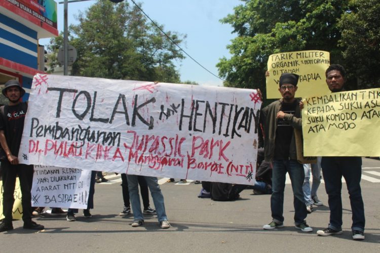 Mahasiswa Protes Pembangunan ‘Jurassic Park’ Komodo