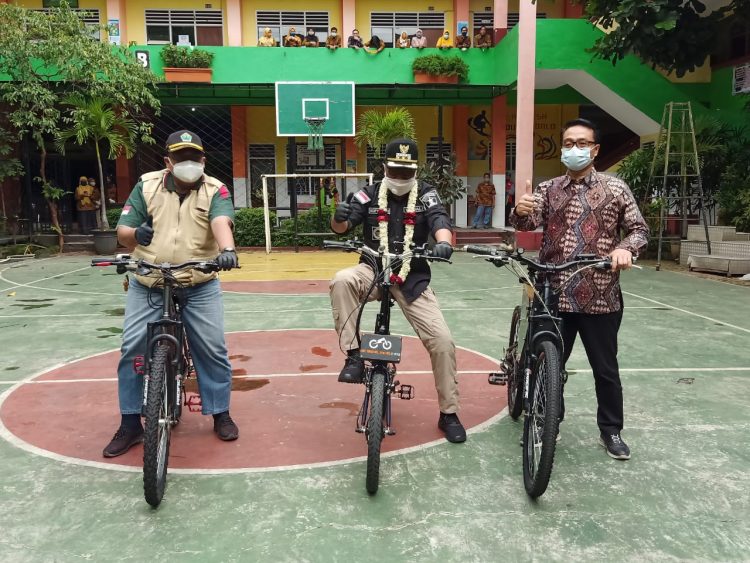 Bung Edi Acungi Jempol Prototype Gas-Bike dan e-Bike SMK Nasional