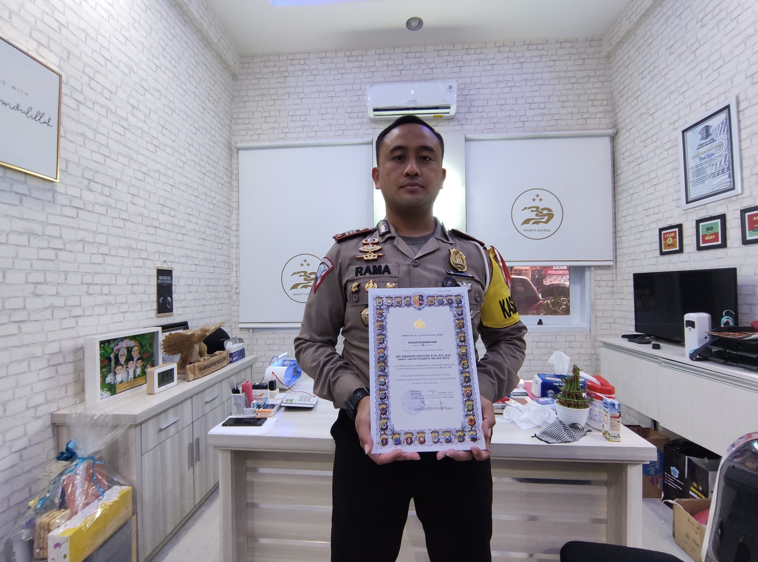 Ungkap Kasus Tabrak Lari, Satlantas Polresta Malang Kota Diberi Penghargaan
