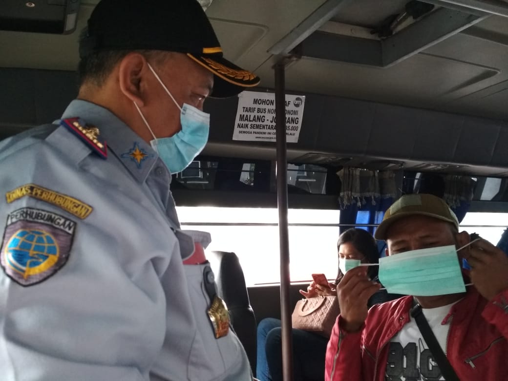 Dishub Kota Batu Tetap Gencar Sosialisasikan Prokes Sekaligus Bagi Masker