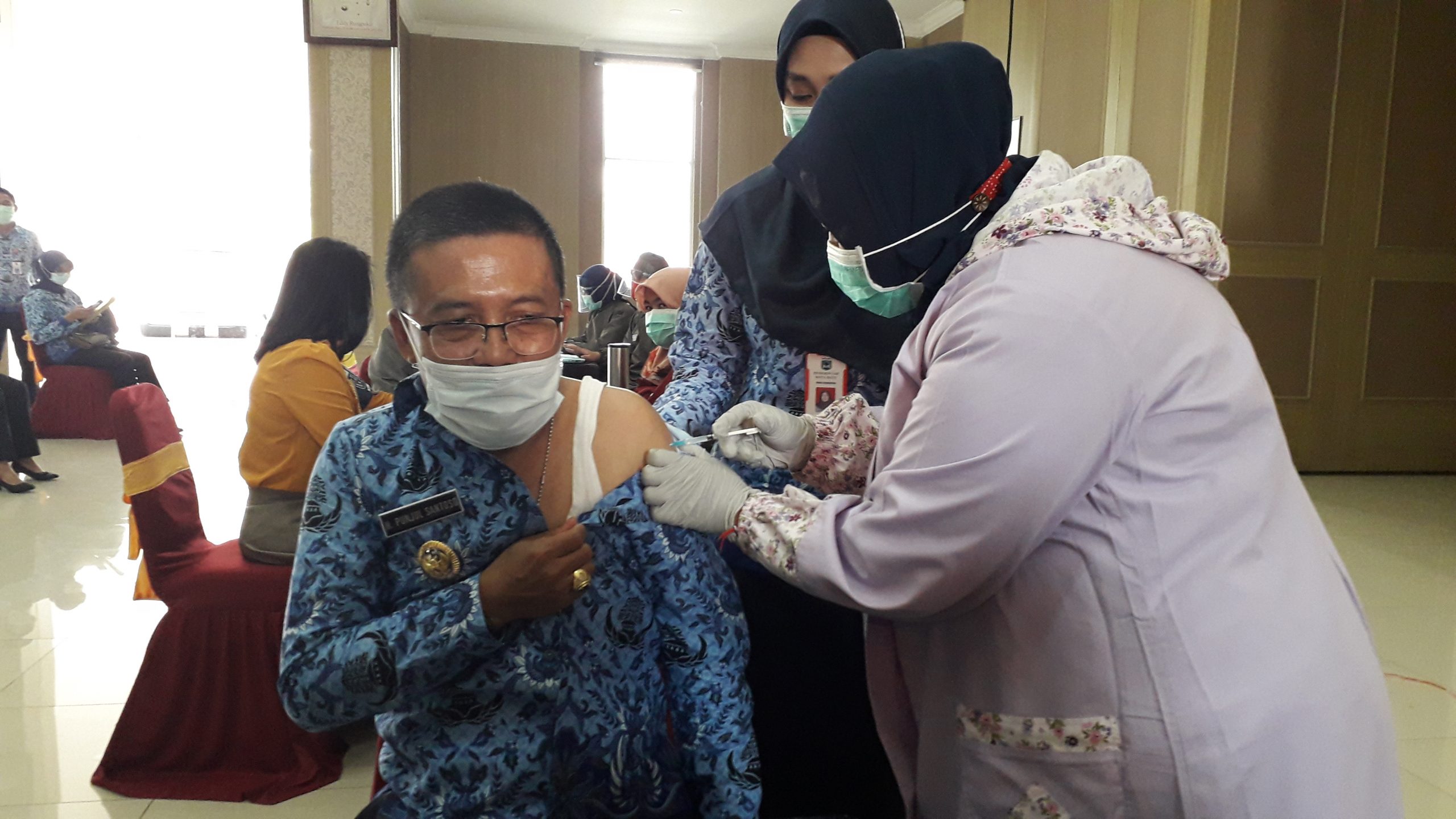 Wakil Wali Kota Batu Lakukan Vaksinasi Dosis Dua