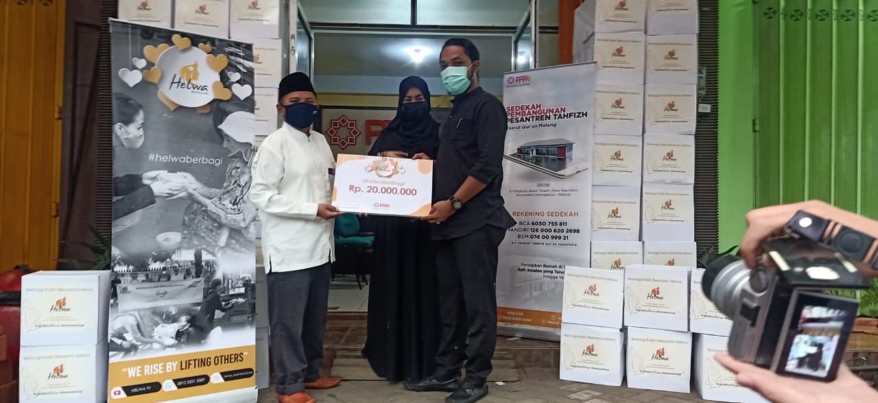 Lewat PPPA Daarul Quran, Helwa Beautycare Serahkan Bantuan untuk Korban Bencana Alam
