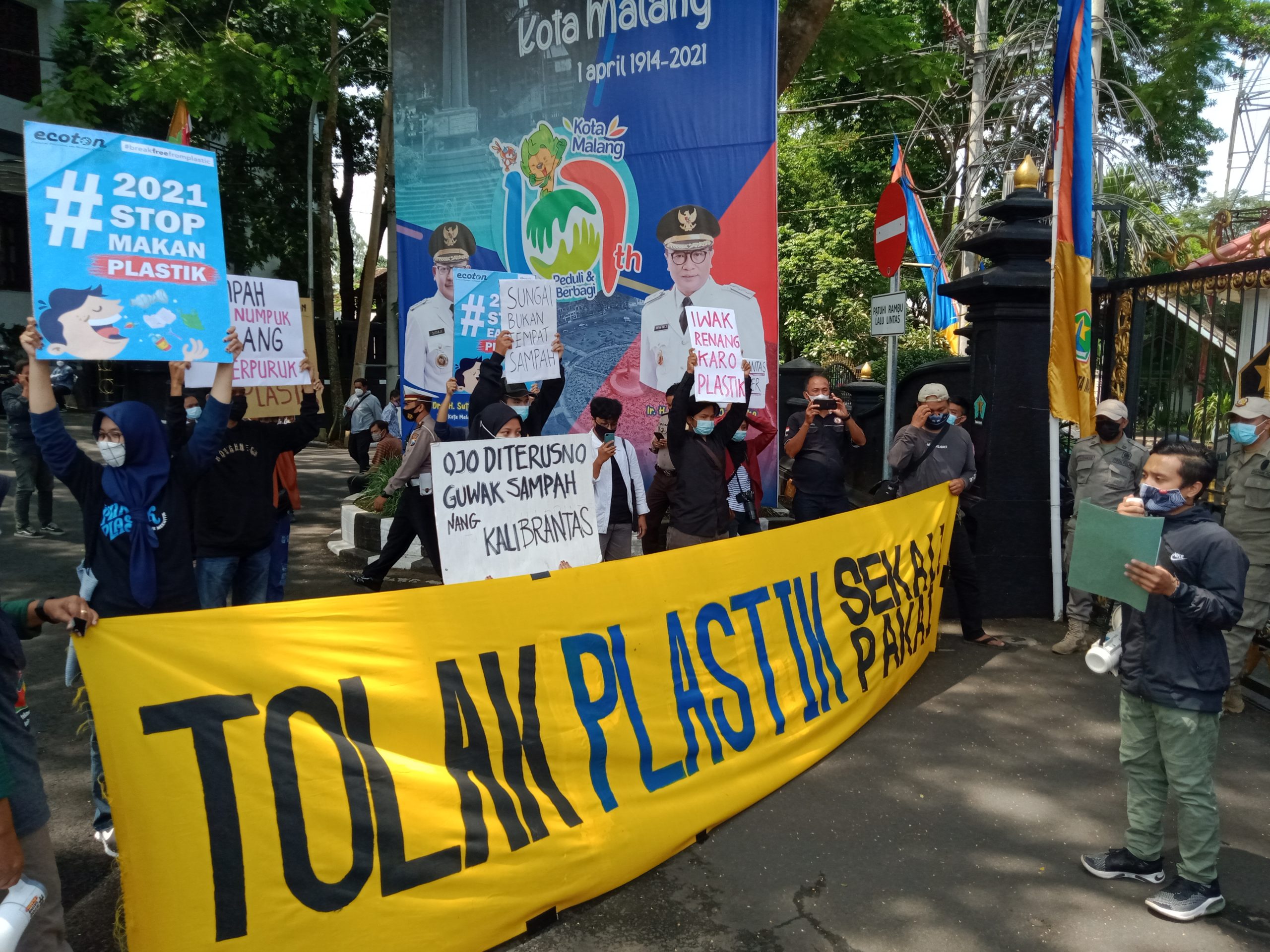 Environtmental Green Society Malang Gelar Aksi Tolak Plastik Sekali Pakai