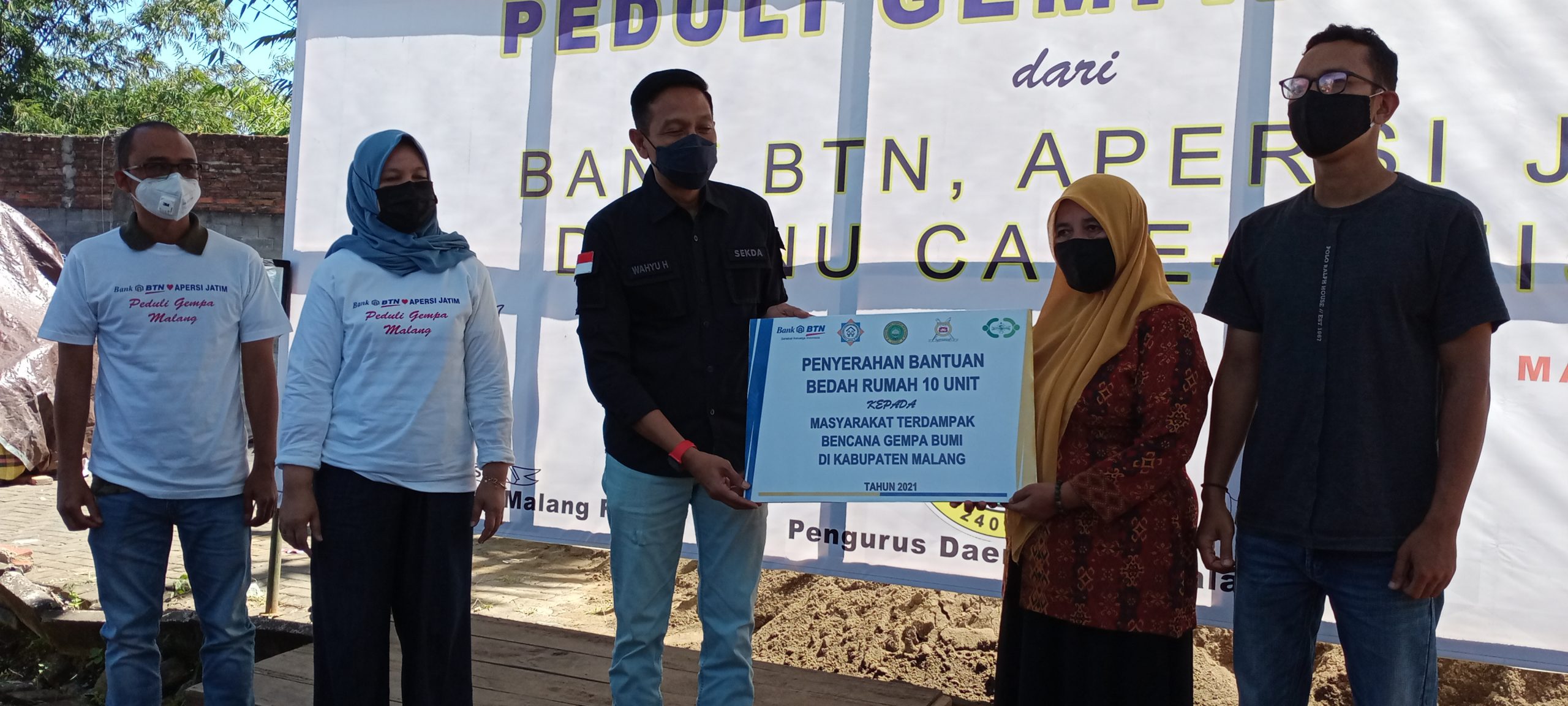 Apersi Bersama BTN Salurkan Bantuan dan Bedah Rumah Korban Gempa di Dampit