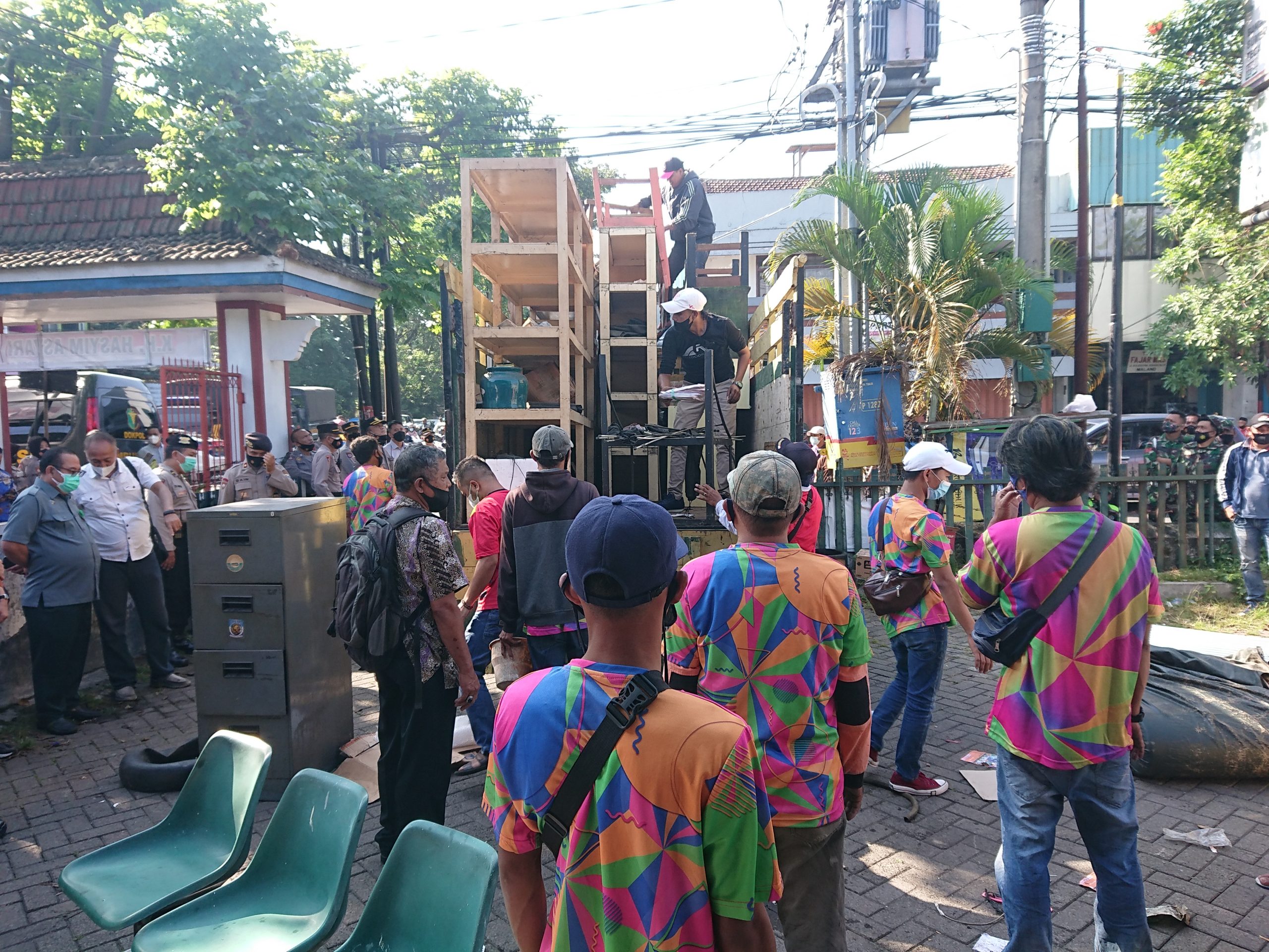 Eksekusi Pengosongan Bangunan di Jalan KH Hasyim Ashari, Dijaga Ketat Ratusan Personel TNI-Polri